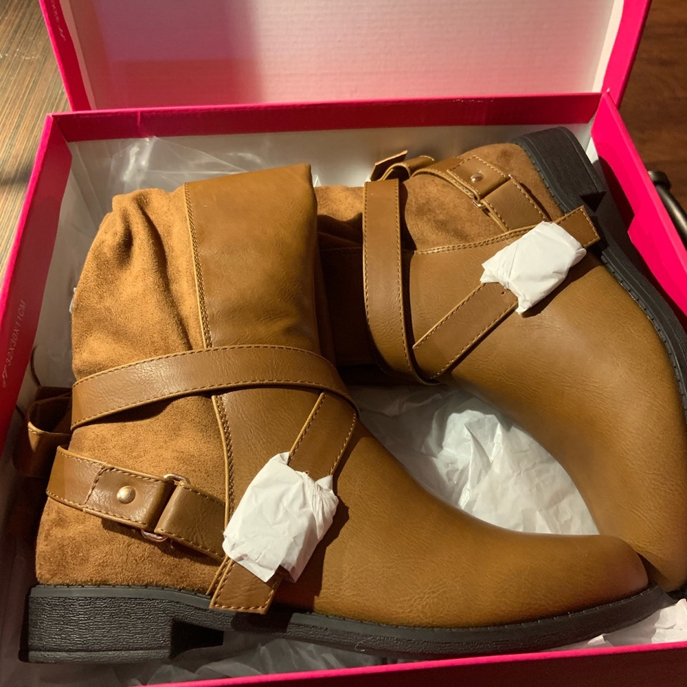 Shoedazzle Boots